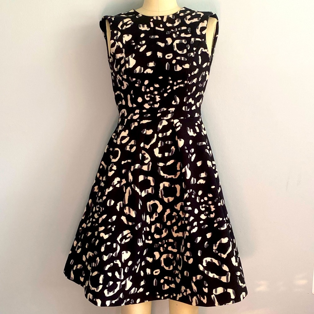 NEVER WORN H&M Animal Print Flare Shell Dress Size 2